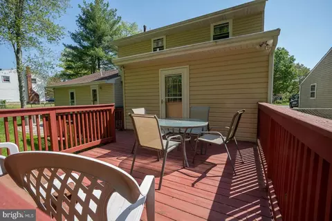 Exterior - 6 Upland Ct, Newark, DE 19713 photo 5 of 12