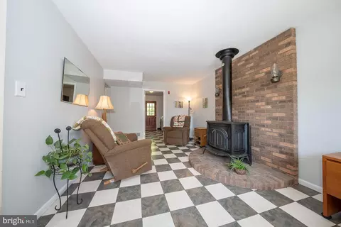 Entry Way - 6 Upland Ct, Newark, DE 19713 photo 6 of 12