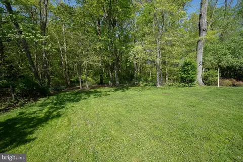 Exterior - 6 Upland Ct, Newark, DE 19713 photo 7 of 12