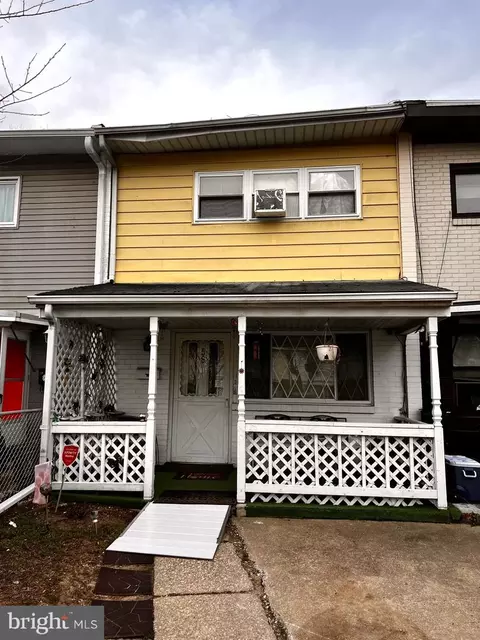 7 Thorn Ln, New Castle, DE 19720