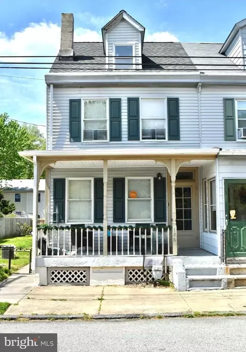 126 8th St, New Castle, DE 19720