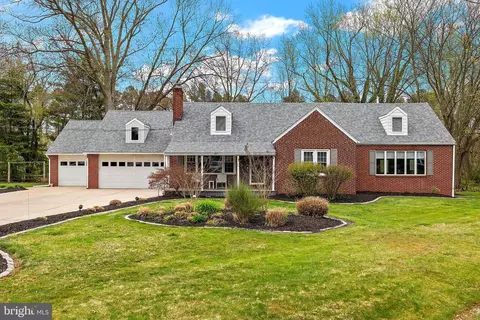 804 Carrcroft Blvd, Wilmington, DE 19803