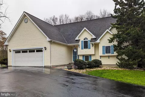 38 General Maxwell Ct, Newark, DE 19702