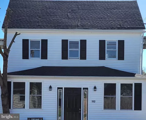 112 N Main St, Saint Georges, DE 19733