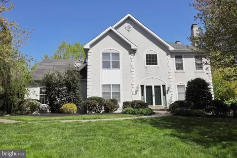 3 W Periwinkle Ln, Newark, DE 19711