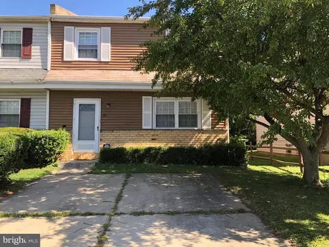 145 E Plover Dr, Newark, DE 19702