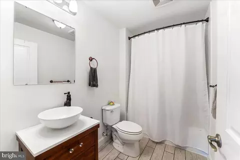 Bath - 103 3rd Ave, New Castle, DE 19720 photo 1 of 2