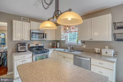 Kitchen - 333 Canvasback Rd, Middletown, DE 19709 photo 3 of 6