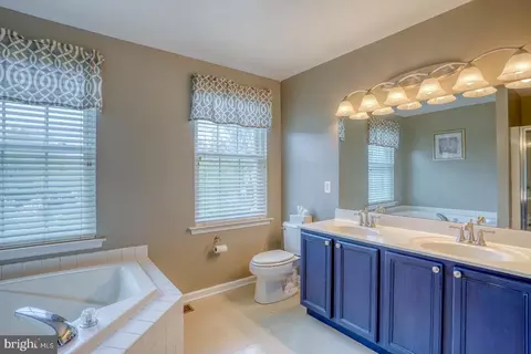 Bath - 333 Canvasback Rd, Middletown, DE 19709 photo 3 of 5