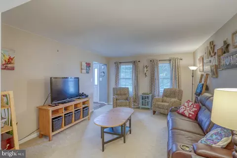 Living - 333 Canvasback Rd, Middletown, DE 19709 photo 3 of 9