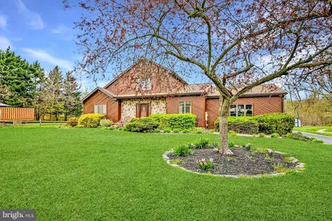 12 Carolyn Ct, Hockessin, DE 19707