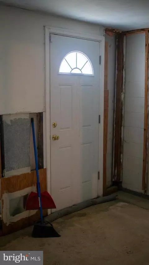 Entry Way - 22 Saint George Ter, Bear, DE 19701 photo 4 of 4