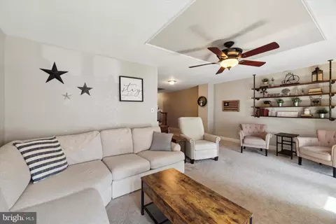 Living - 414 3rd St, Newark, DE 19711 photo 2 of 4