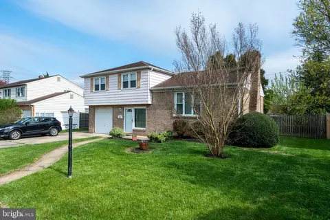 17 Finney Rd, New Castle, DE 19720