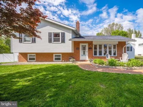 16 W Clearview Ave, Wilmington, DE 19809