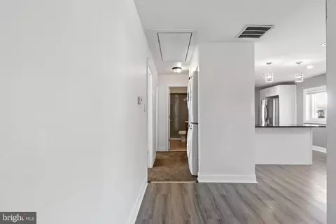 Entry Way - 14 Martindale Dr, Newark, DE 19713 photo 3 of 3