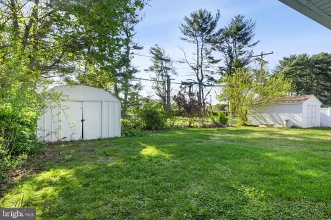 Exterior - 14 Martindale Dr, Newark, DE 19713 photo 2 of 7