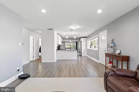 Entry Way - 14 Martindale Dr, Newark, DE 19713 photo 1 of 3