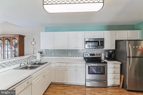 Kitchen - 705 Lexington Dr, Bear, DE 19701 photo 2 of 4