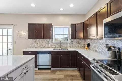 Kitchen - 805 Hubbel Ave, Bear, DE 19701 photo 3 of 4
