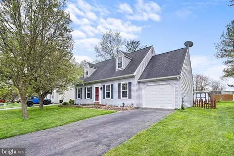 Exterior - 34 Sentry Ln, Newark, DE 19711 photo 11 of 12