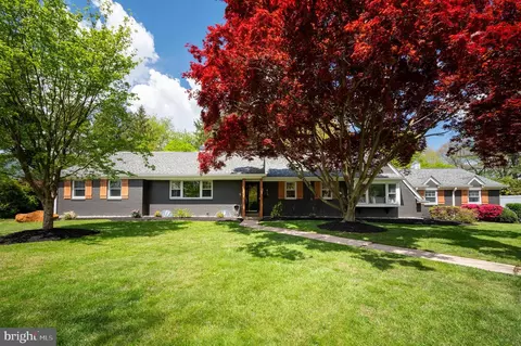 5 Boulder Brook Dr, Wilmington, DE 19803