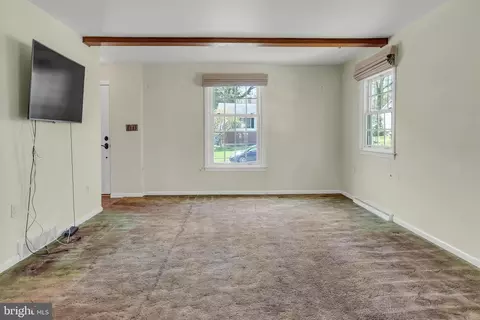 Living - 1407 Carson Rd, Wilmington, DE 19803 photo 2 of 2