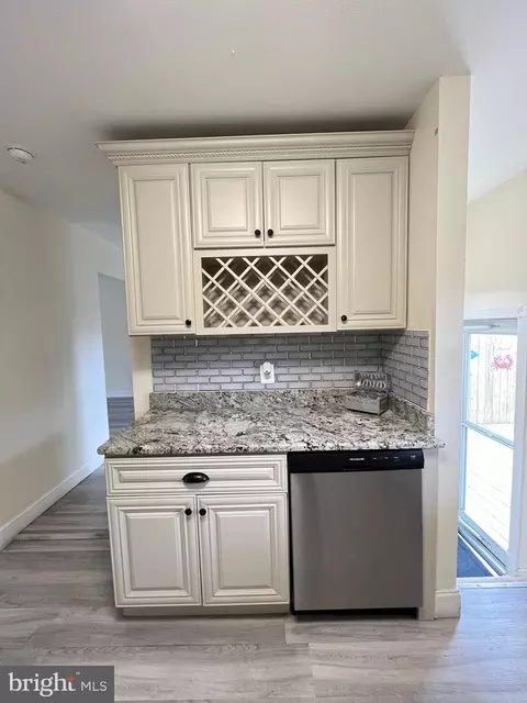 Kitchen - 14 Cornwall Dr, Newark, DE 19711 photo 2 of 4