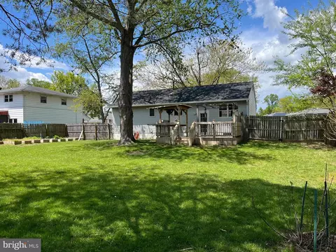 Exterior - 14 Cornwall Dr, Newark, DE 19711 photo 3 of 7
