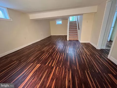 Living - 14 Cornwall Dr, Newark, DE 19711 photo 1 of 2