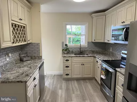 Kitchen - 14 Cornwall Dr, Newark, DE 19711 photo 1 of 4