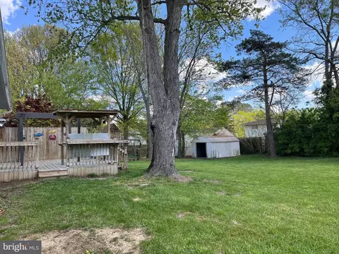 Exterior - 14 Cornwall Dr, Newark, DE 19711 photo 6 of 7