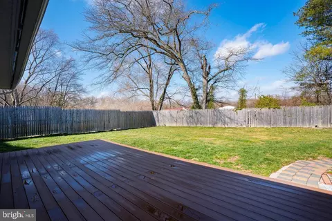 Exterior - 10 W Stephen Dr, Newark, DE 19713 photo 5 of 7