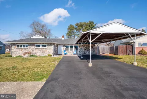 10 W Stephen Dr, Newark, DE 19713