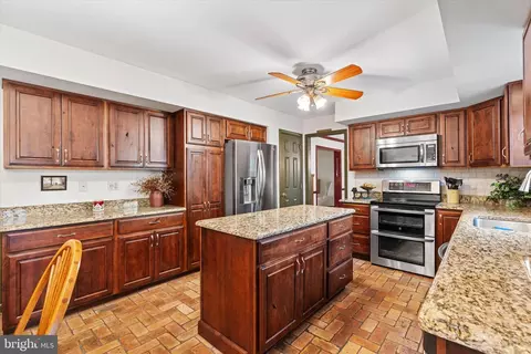 Kitchen - 222 Benjamin Blvd, Bear, DE 19701 photo 4 of 7