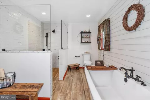 Bath - 222 Benjamin Blvd, Bear, DE 19701 photo 6 of 10