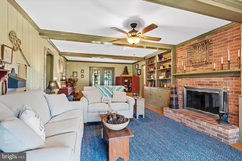 Living - 222 Benjamin Blvd, Bear, DE 19701 photo 4 of 6