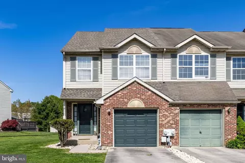 21 Woodcrest Ct, Newark, DE 19702