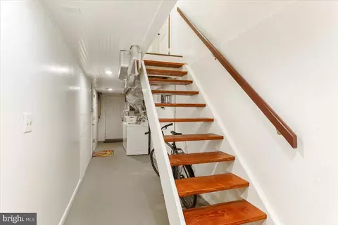 Entry Way - 17 Madison Dr, Newark, DE 19711 photo 1 of 1