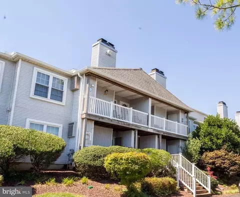 409 Waters Edge Dr, Newark, DE 19702