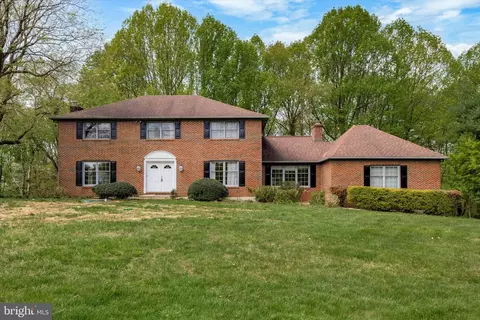 3 Radburn Ln, Newark, DE 19711