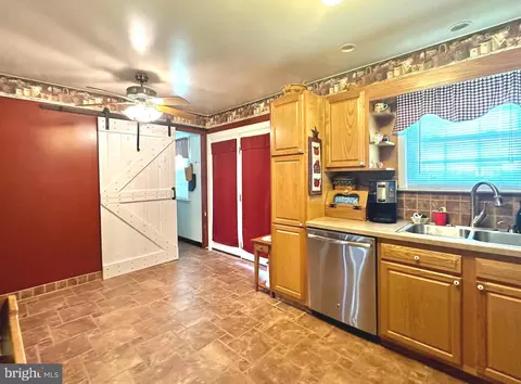Kitchen - 176 Melodic Dr, Newark, DE 19713 photo 1 of 4