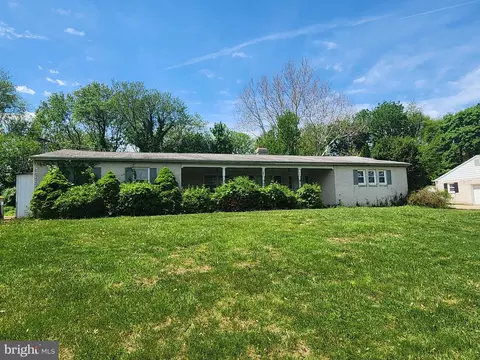 10 Addison Dr, Newark, DE 19702