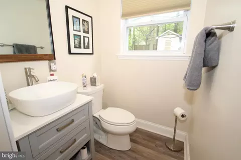 Bath - 963 Devon Dr, Newark, DE 19711 photo 3 of 3