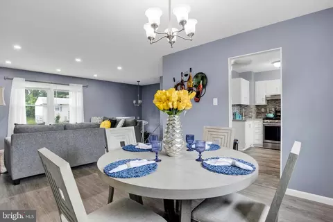 Dining - 30 Edinburgh Dr, New Castle, DE 19720 photo 2 of 2