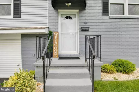 Exterior - 30 Edinburgh Dr, New Castle, DE 19720 photo 6 of 8