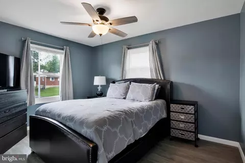 Bedroom - 30 Edinburgh Dr, New Castle, DE 19720 photo 4 of 6