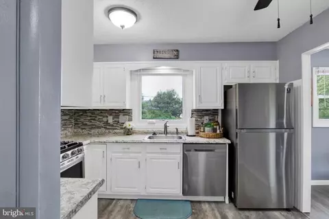 Kitchen - 30 Edinburgh Dr, New Castle, DE 19720 photo 4 of 4