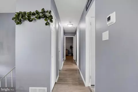 Entry Way - 30 Edinburgh Dr, New Castle, DE 19720 photo 1 of 4
