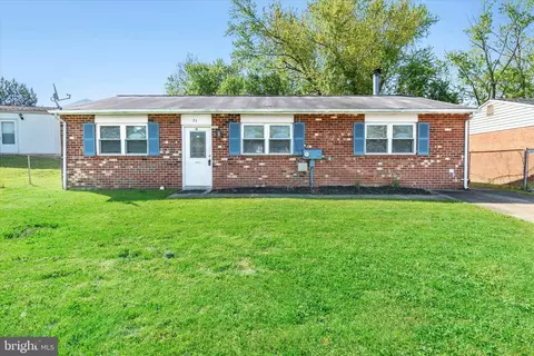 25 Bach Dr, Newark, DE 19702